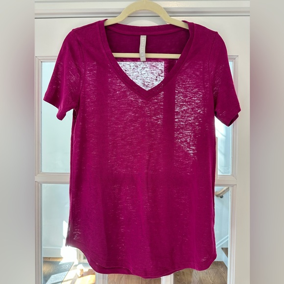 NWT Athleta purple tee size xs - Picture 2 of 5